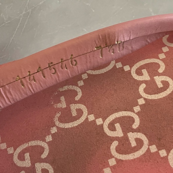 Gucci Monogram Flip Flops - Picture 4 of 4